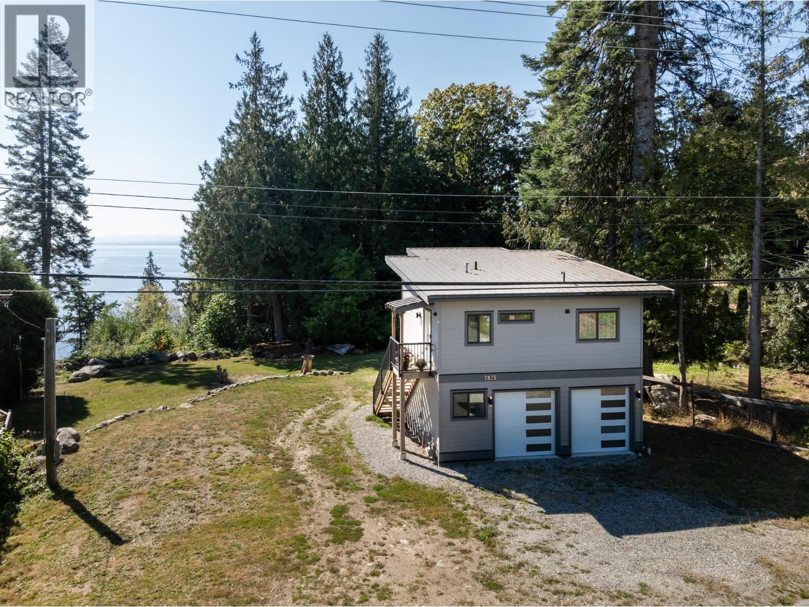 7835 REDROOFFS ROAD, Halfmoon Bay, British Columbia
