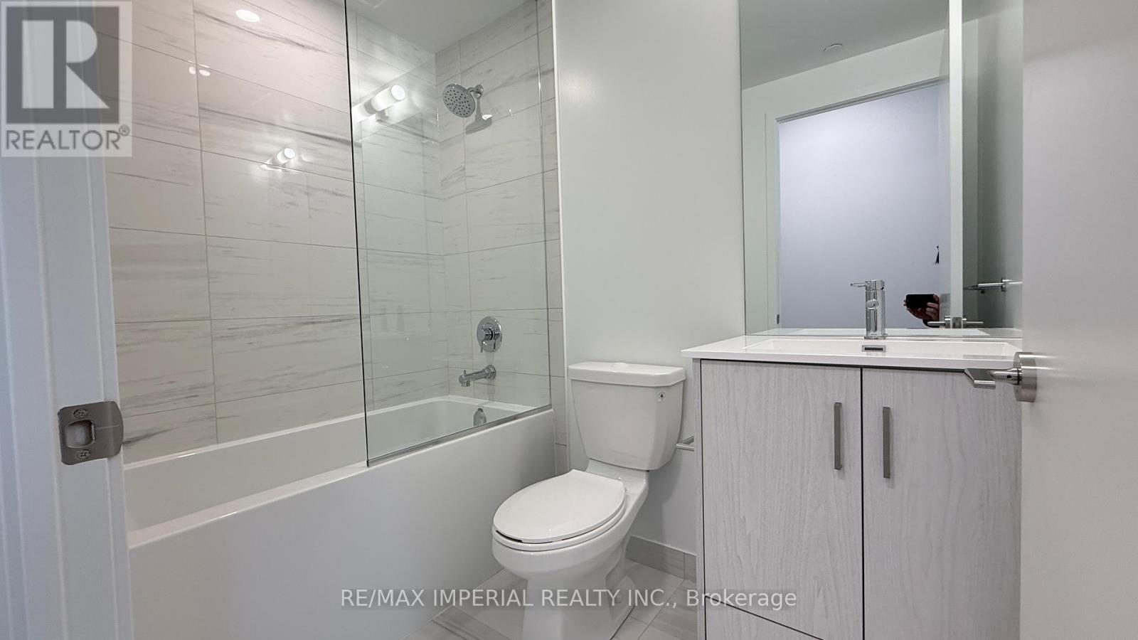 2107 - 180 Front Street, Toronto, Ontario  M5A 0K9 - Photo 6 - C12859832