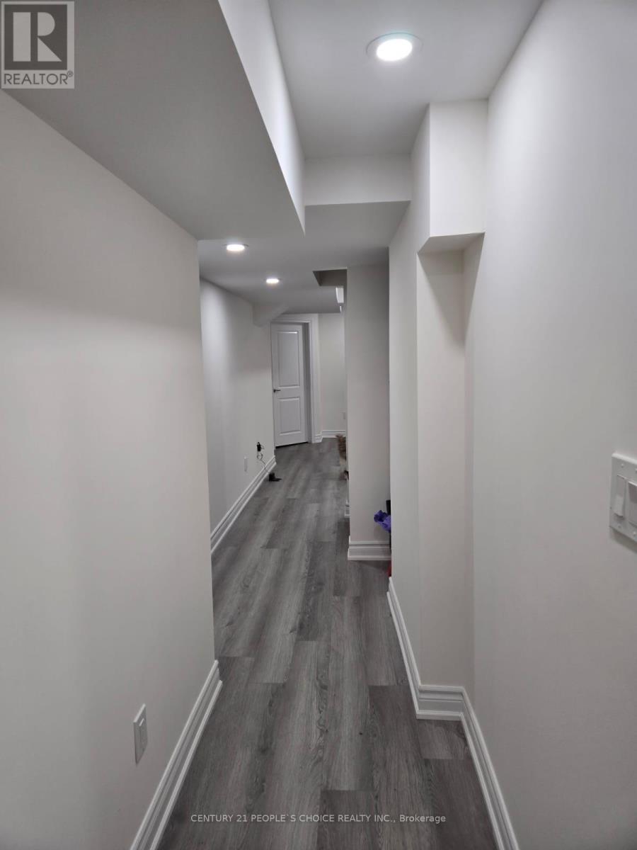 1305 Brandon Terrace, Milton, Ontario  L9T 7R3 - Photo 7 - W12907648