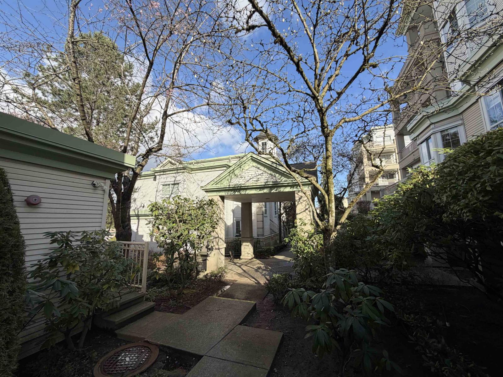 322 15268 105 Avenue, Surrey, British Columbia V3R 0W8 - Photo 4 - R3098575