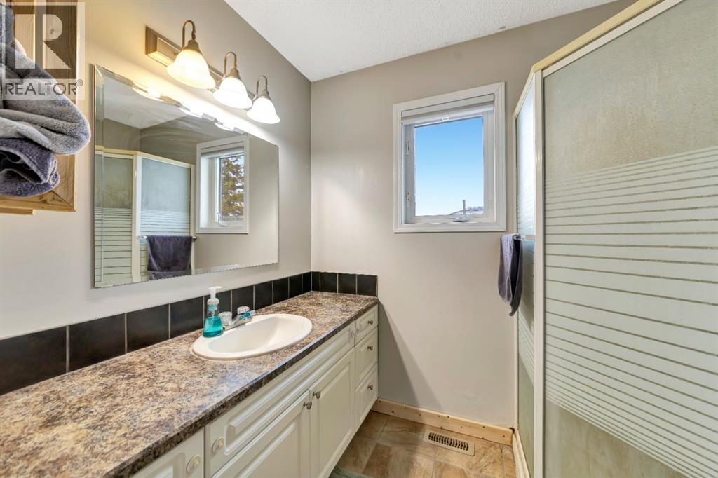 207 3rd Avenue E, Neilburg, Saskatchewan  S0M 2C0 - Photo 18 - A2294907