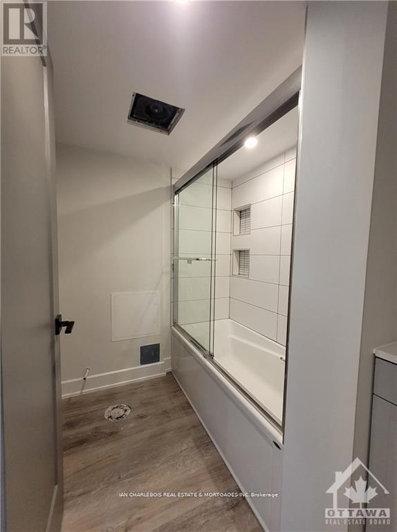 B - 814 Smyth Road, Ottawa, Ontario  K1G 1P3 - Photo 8 - X12907656