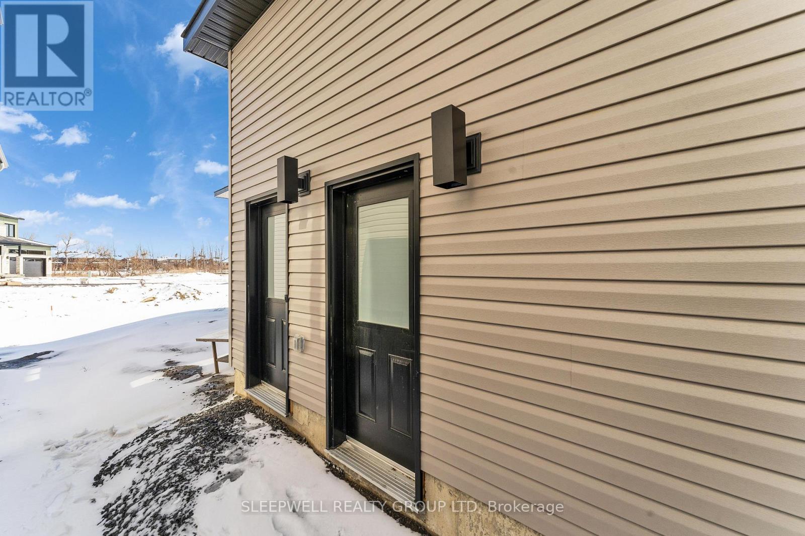 B - 447 Annette Drive, Russell, Ontario  K0A 1W0 - Photo 2 - X12907666