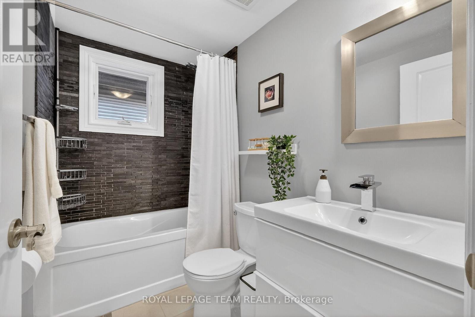 A - 142 A Queen Mary Street, Ottawa, Ontario  K1K 1X5 - Photo 29 - X12907670