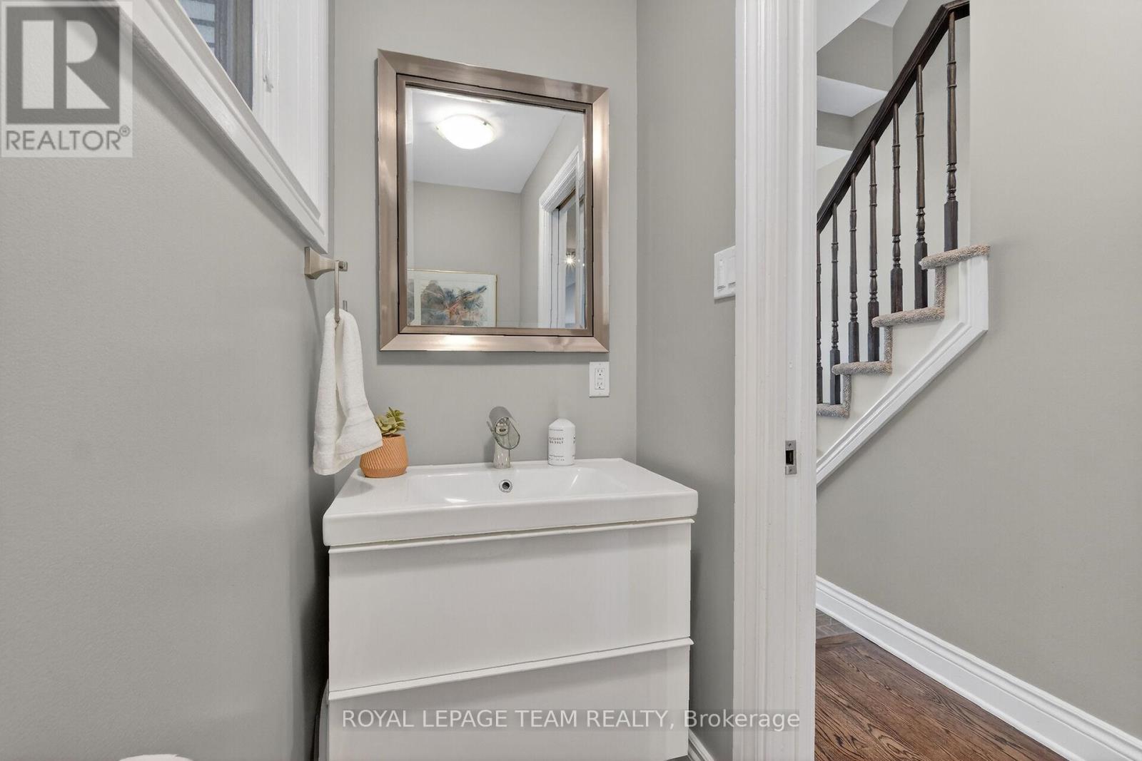 A - 142 A Queen Mary Street, Ottawa, Ontario  K1K 1X5 - Photo 5 - X12907670