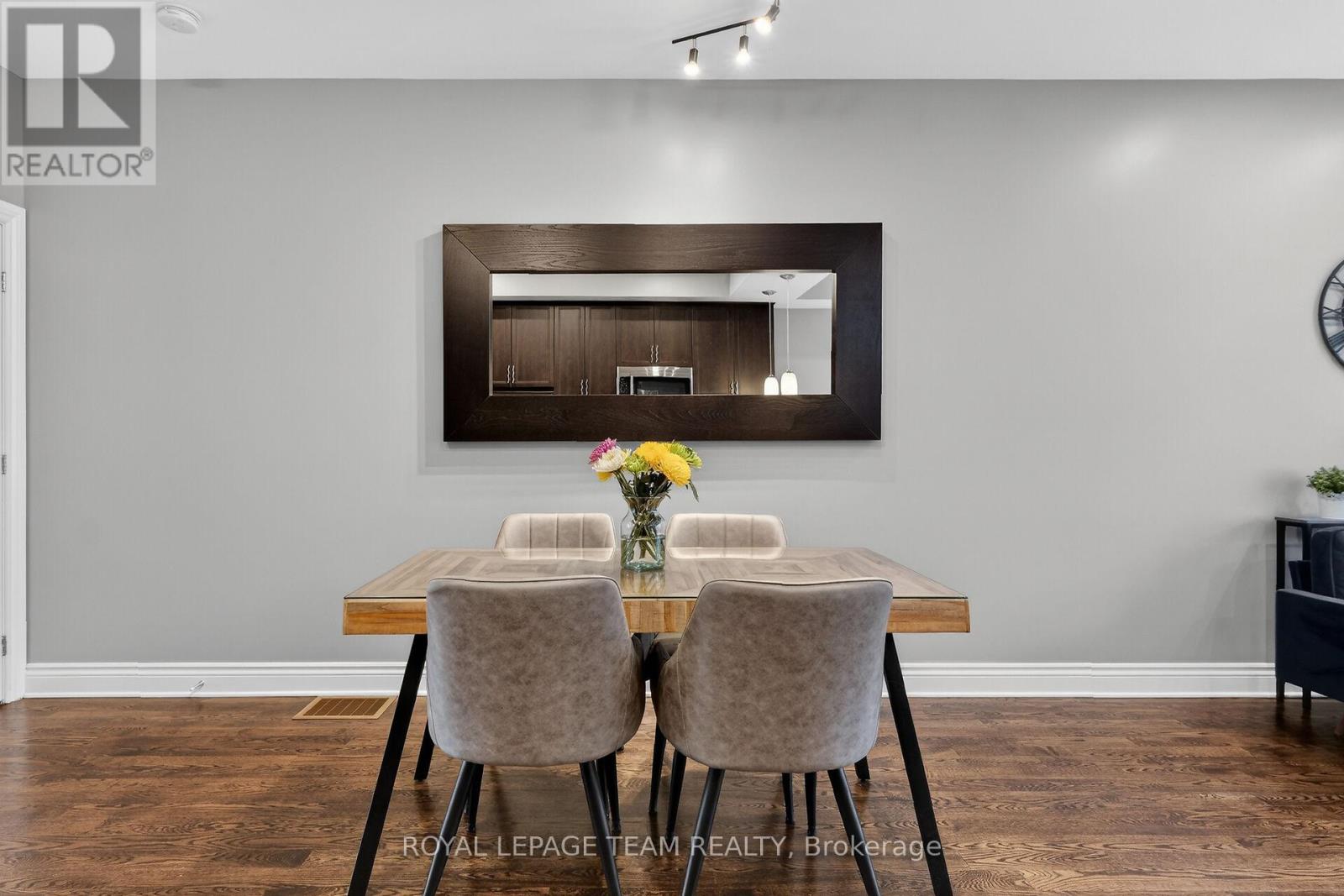 A - 142 A Queen Mary Street, Ottawa, Ontario  K1K 1X5 - Photo 6 - X12907670