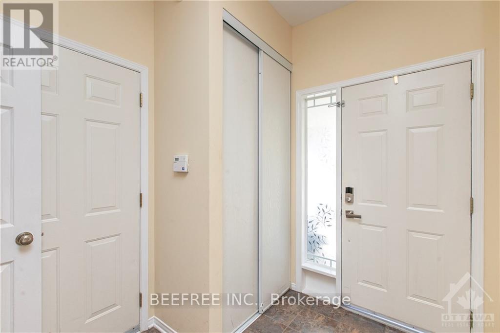1149 Halton Terrace S, Ottawa, Ontario  K2W 1G9 - Photo 4 - X12907674