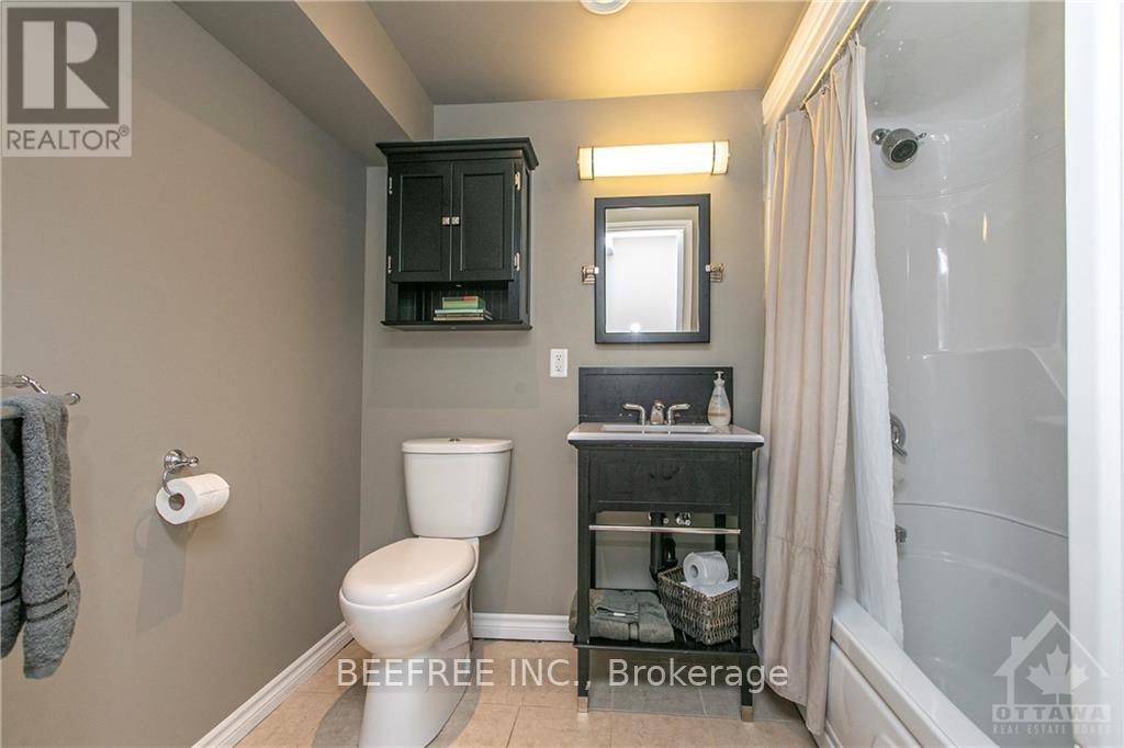 1149 Halton Terrace S, Ottawa, Ontario  K2W 1G9 - Photo 9 - X12907674