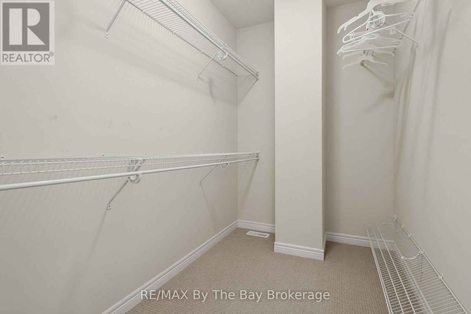 126 Delphi Lane, Blue Mountains, Ontario  N0H 1J0 - Photo 14 - X12907654