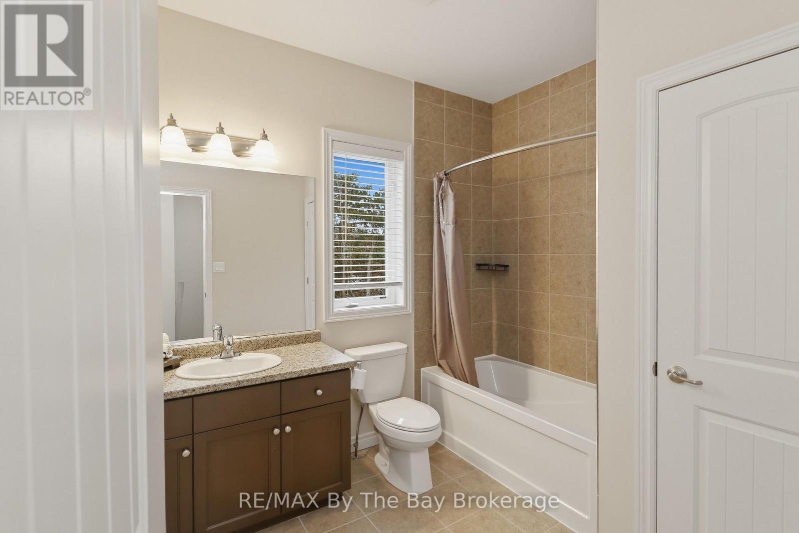 126 Delphi Lane, Blue Mountains, Ontario  N0H 1J0 - Photo 15 - X12907654