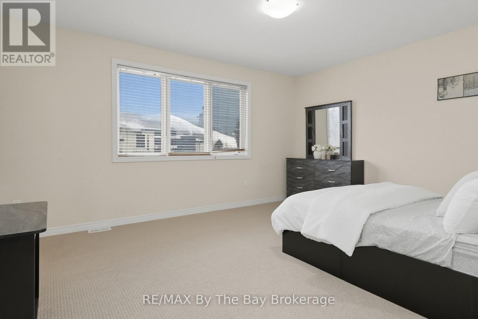 126 Delphi Lane, Blue Mountains, Ontario  N0H 1J0 - Photo 17 - X12907654