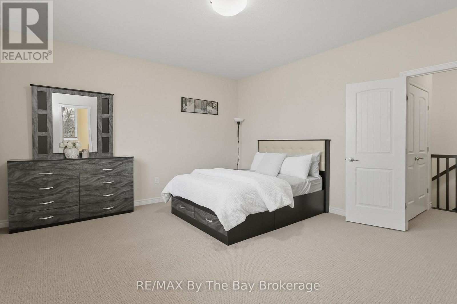 126 Delphi Lane, Blue Mountains, Ontario  N0H 1J0 - Photo 18 - X12907654