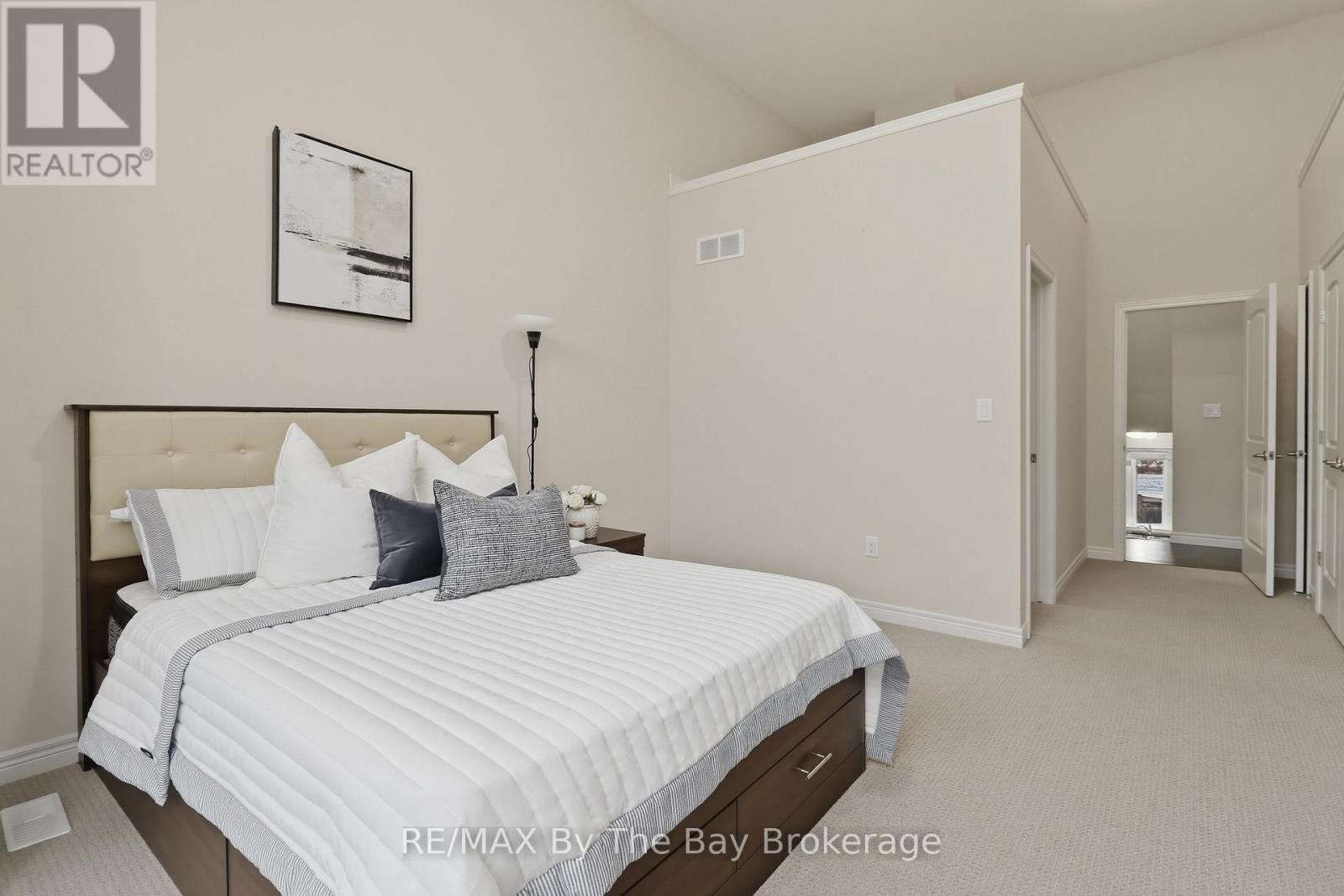 126 Delphi Lane, Blue Mountains, Ontario  N0H 1J0 - Photo 22 - X12907654