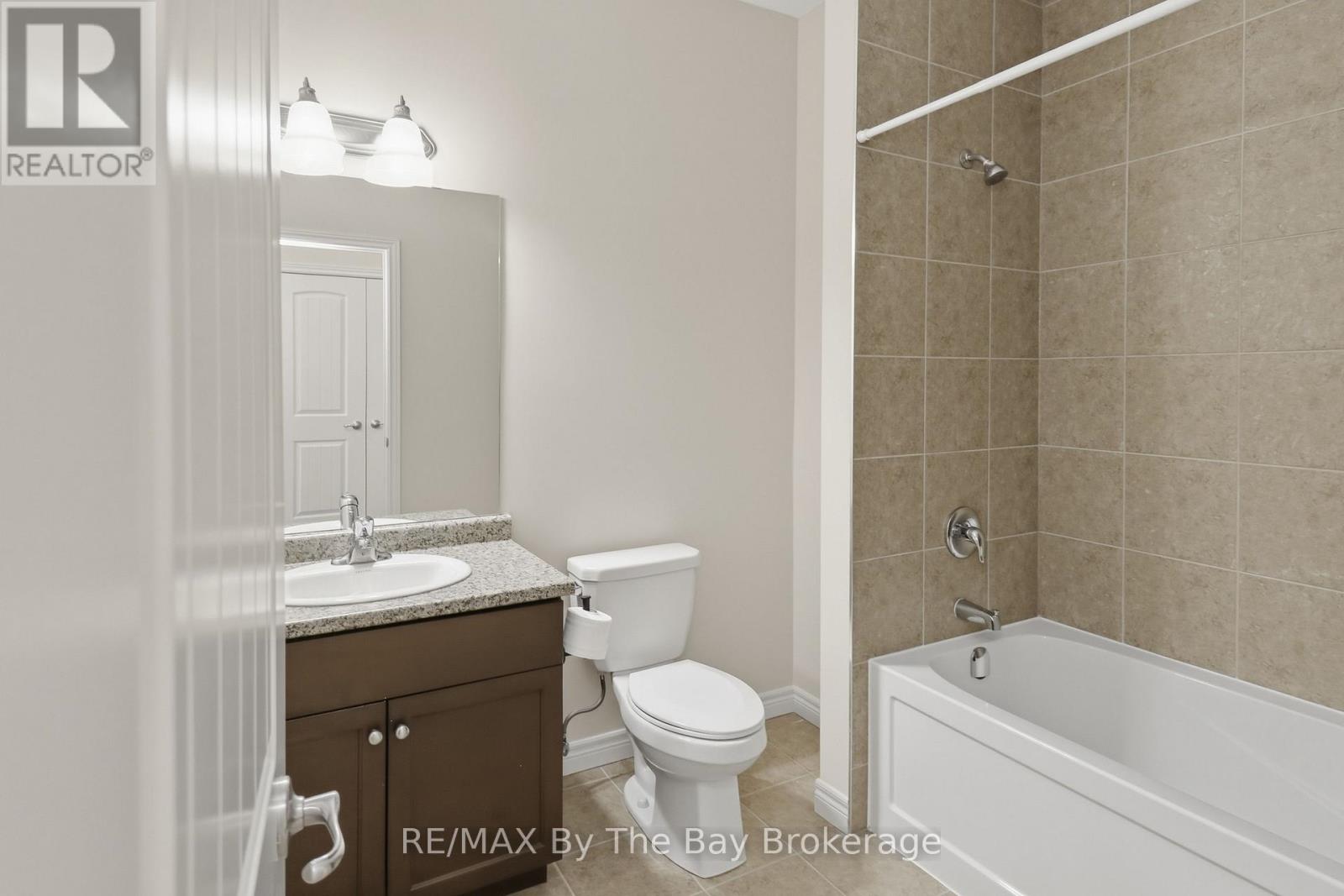 126 Delphi Lane, Blue Mountains, Ontario  N0H 1J0 - Photo 24 - X12907654