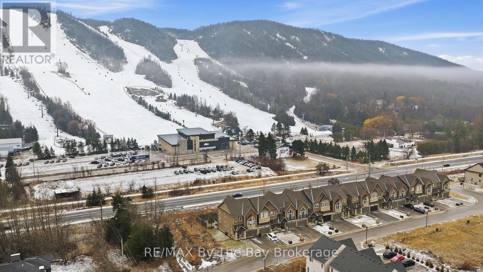 126 Delphi Lane, Blue Mountains, Ontario  N0H 1J0 - Photo 3 - X12907654