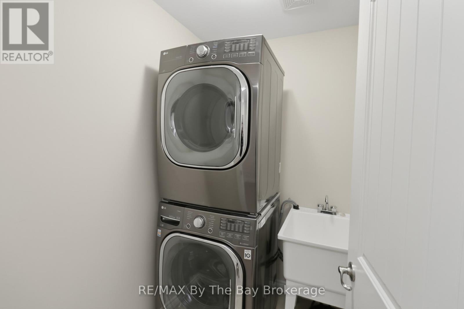 126 Delphi Lane, Blue Mountains, Ontario  N0H 1J0 - Photo 38 - X12907654