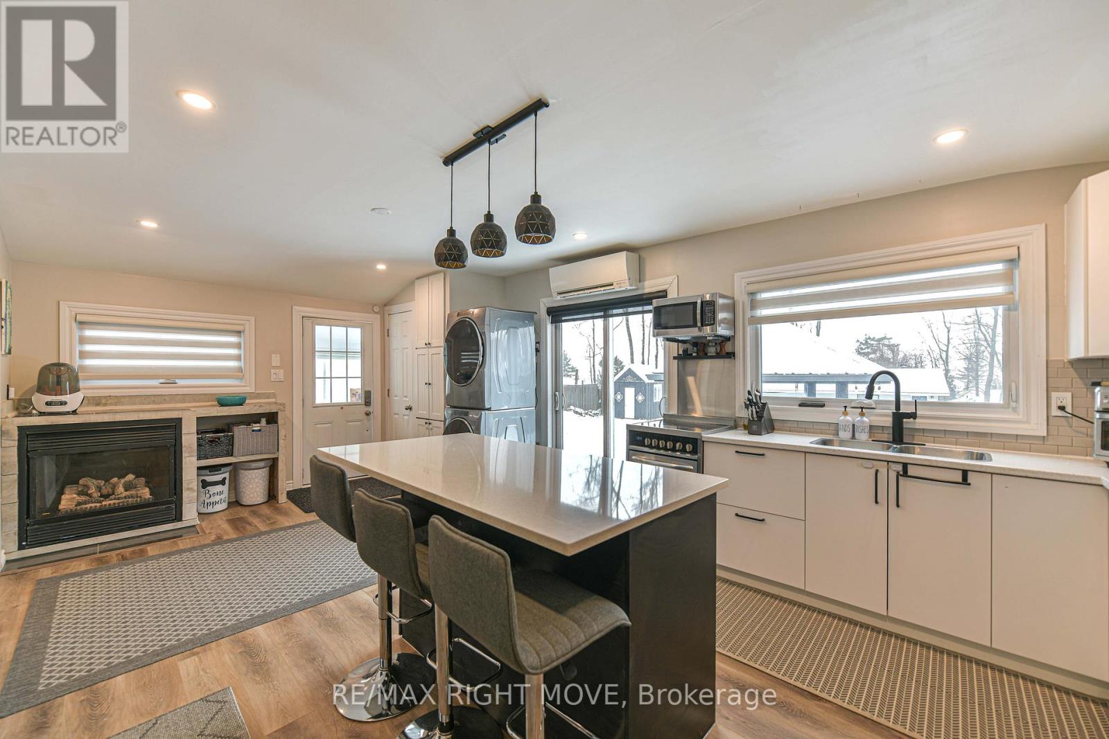 46 Osborne Street, Tay, Ontario  L0K 2A0 - Photo 12 - S12907660