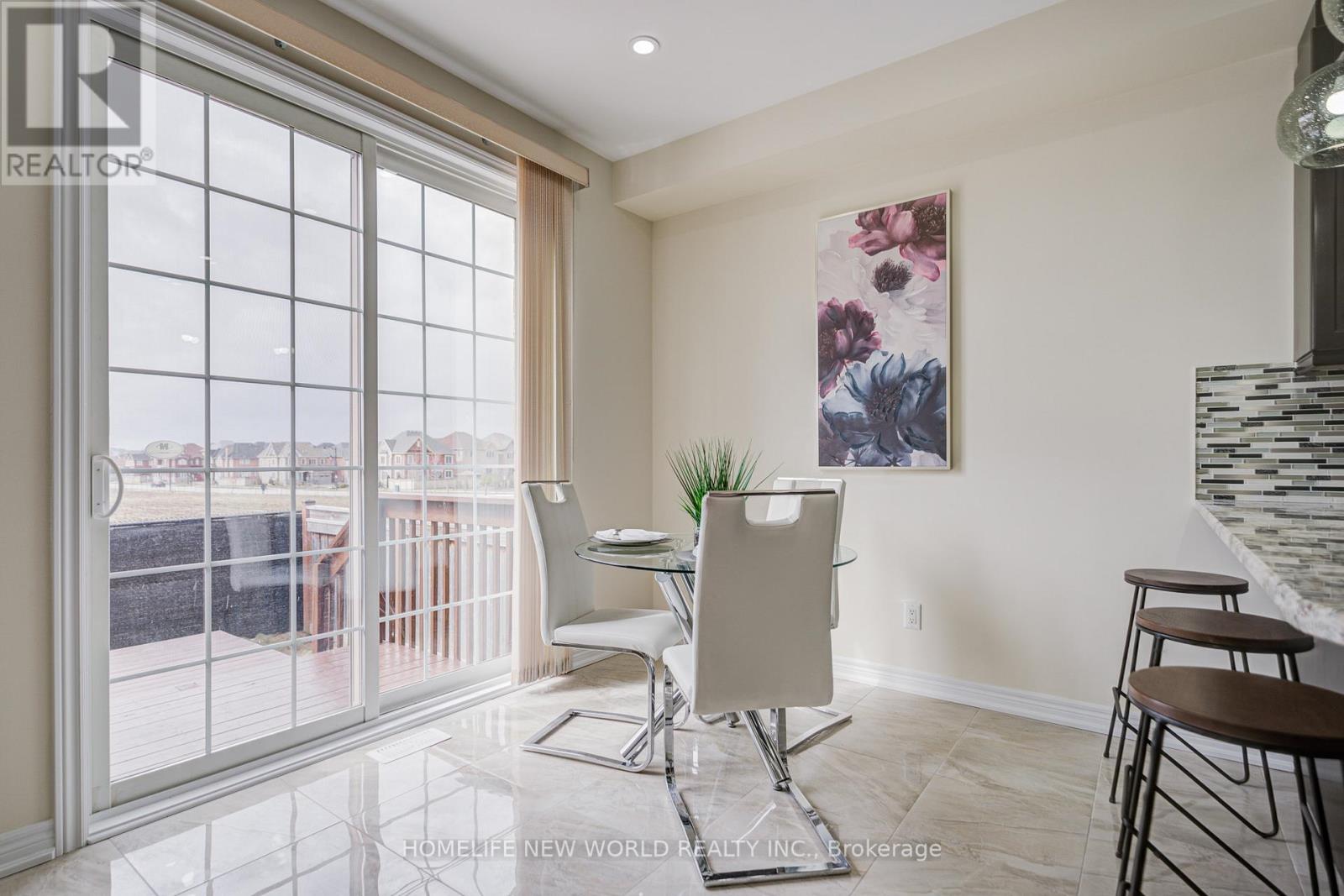 88 Roth Street, Aurora, Ontario  L4G 0W7 - Photo 17 - N12877202