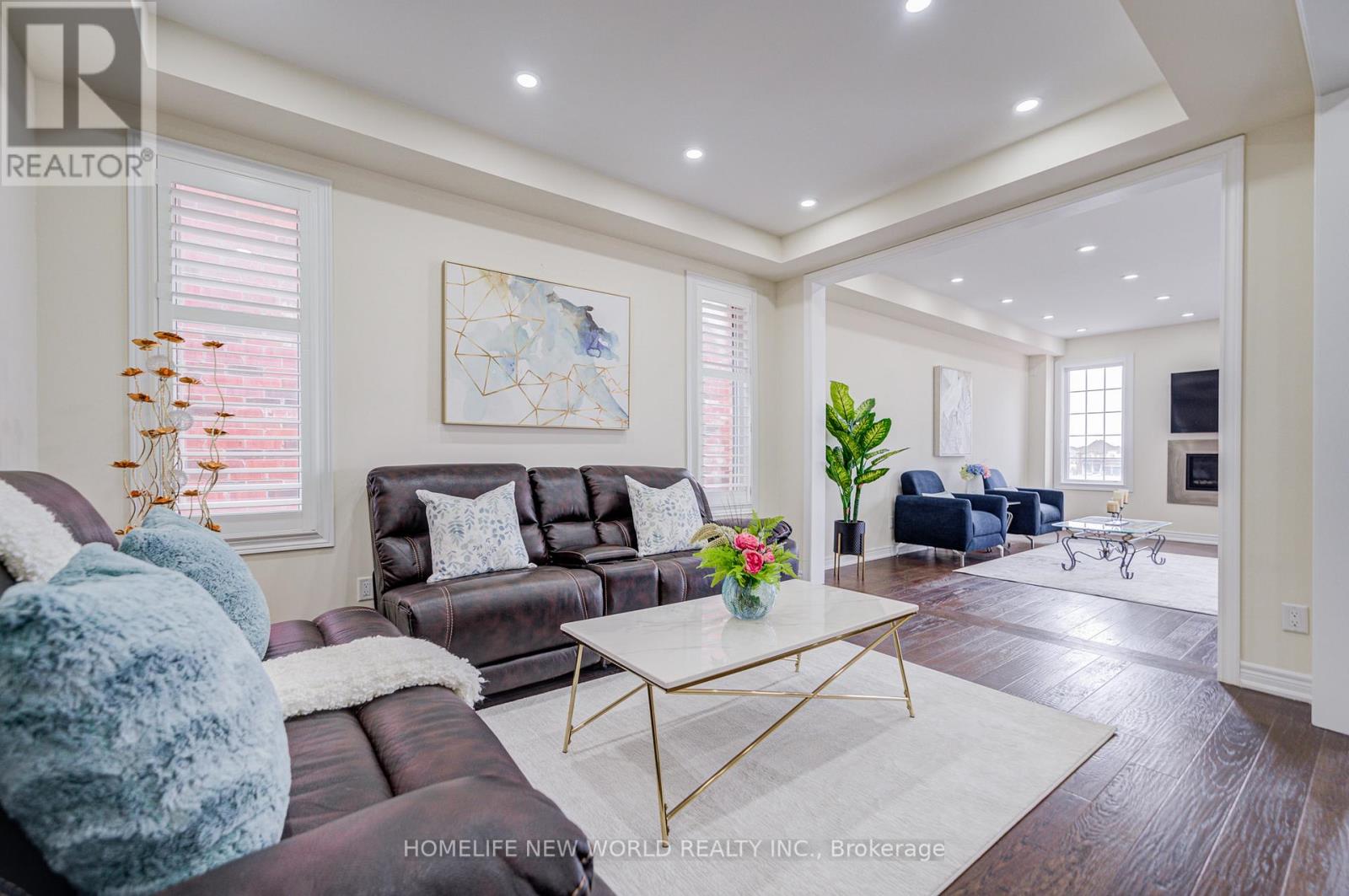 88 Roth Street, Aurora, Ontario  L4G 0W7 - Photo 8 - N12877202