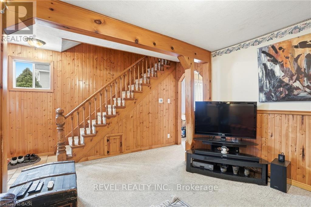 520 Alder Street E, Haldimand, Ontario  N1A 1E6 - Photo 8 - X12561854