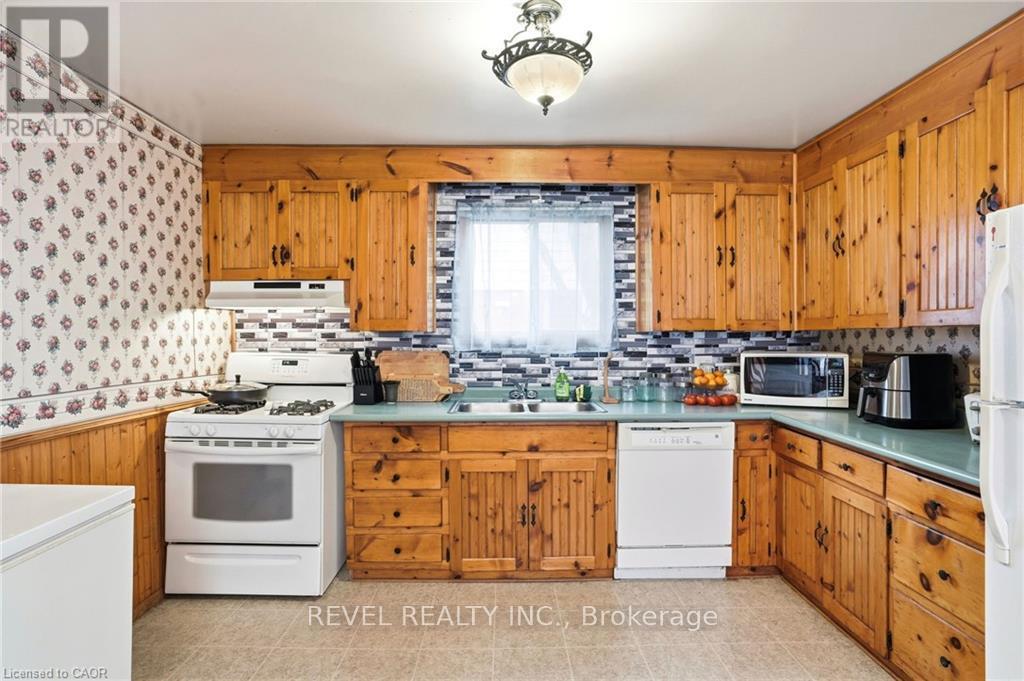 520 Alder Street E, Haldimand, Ontario  N1A 1E6 - Photo 15 - X12561854