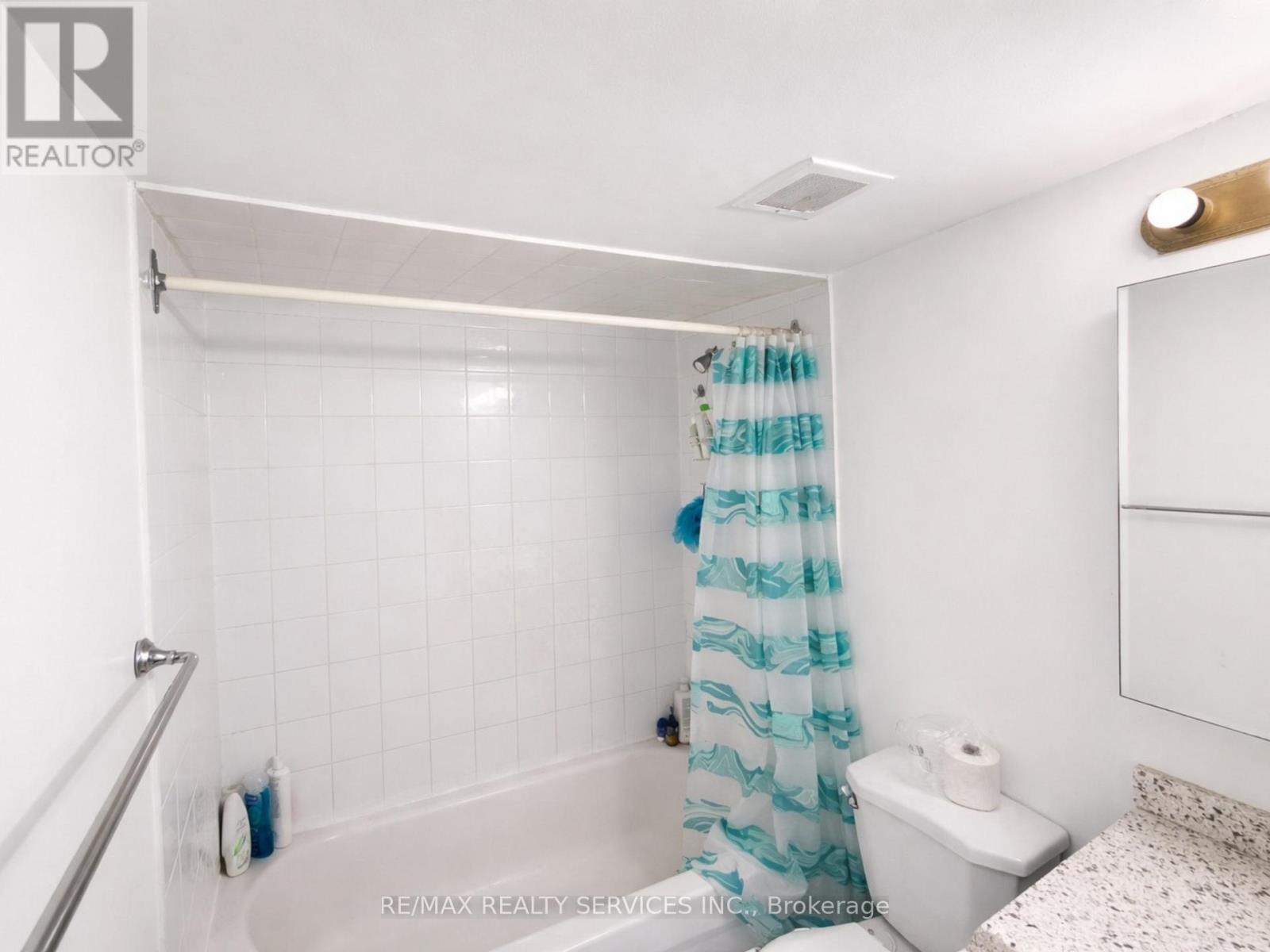 1401 - 4 Lisa Street, Brampton, Ontario  L6T 4B6 - Photo 9 - W12869540