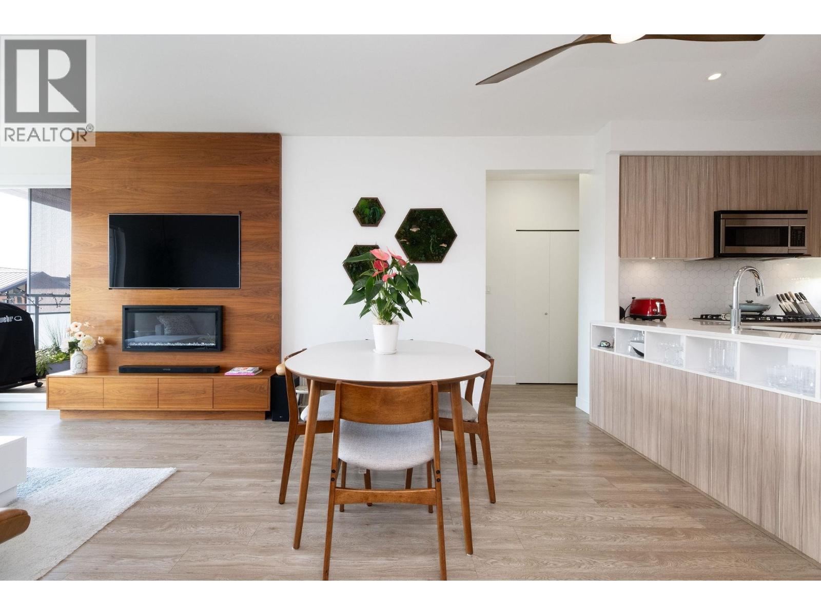 404 1061 Marine Drive, North Vancouver, British Columbia  V7P 1S6 - Photo 9 - R3099071