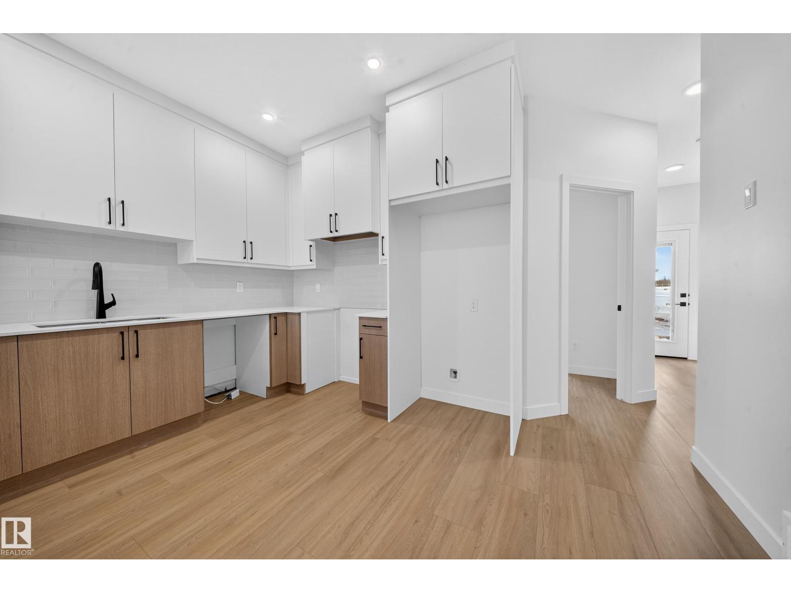 3734 Erlanger Dr Nw, Edmonton, Alberta  T6M 3G5 - Photo 13 - E4478643