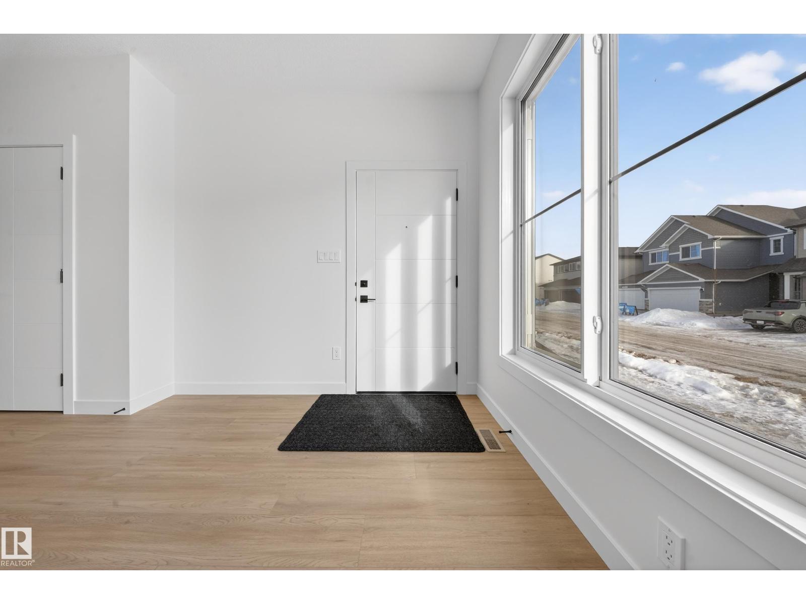 3734 Erlanger Dr Nw, Edmonton, Alberta  T6M 3G5 - Photo 2 - E4478643