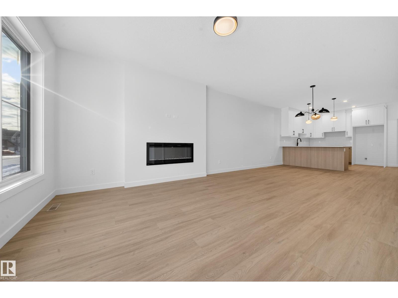 3734 Erlanger Dr Nw, Edmonton, Alberta  T6M 3G5 - Photo 4 - E4478643