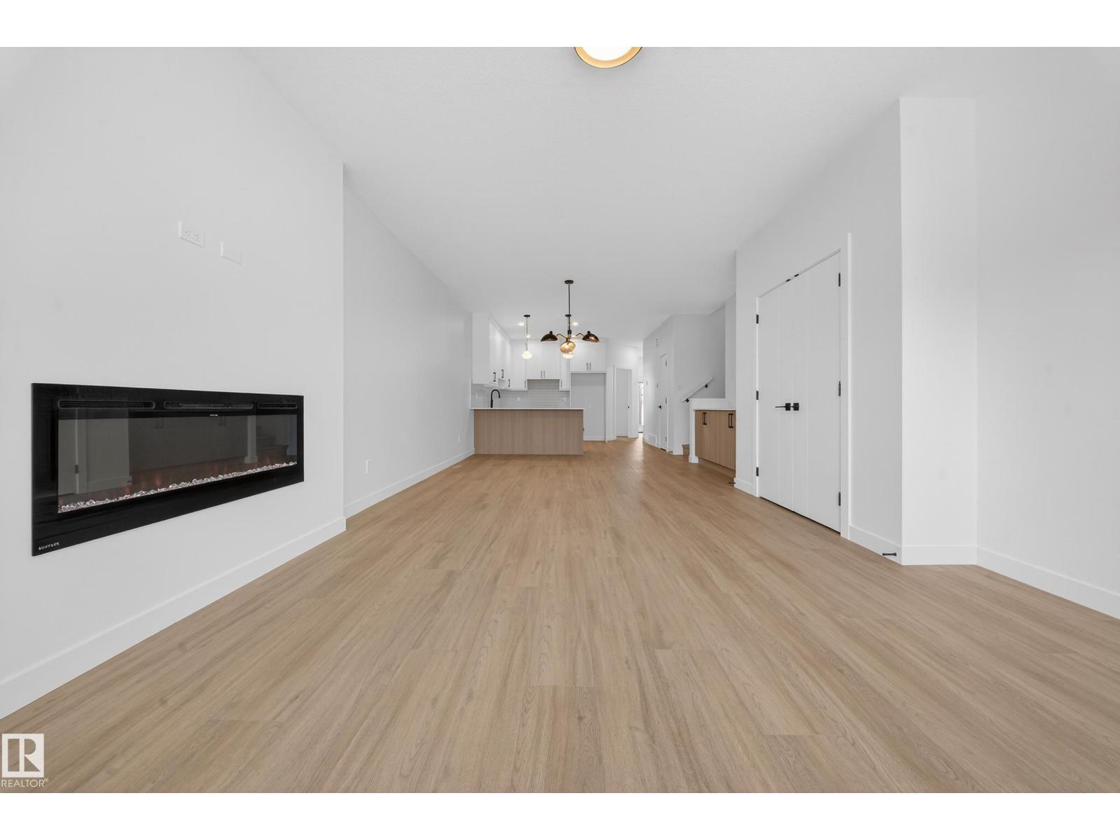 3734 Erlanger Dr Nw, Edmonton, Alberta  T6M 3G5 - Photo 5 - E4478643