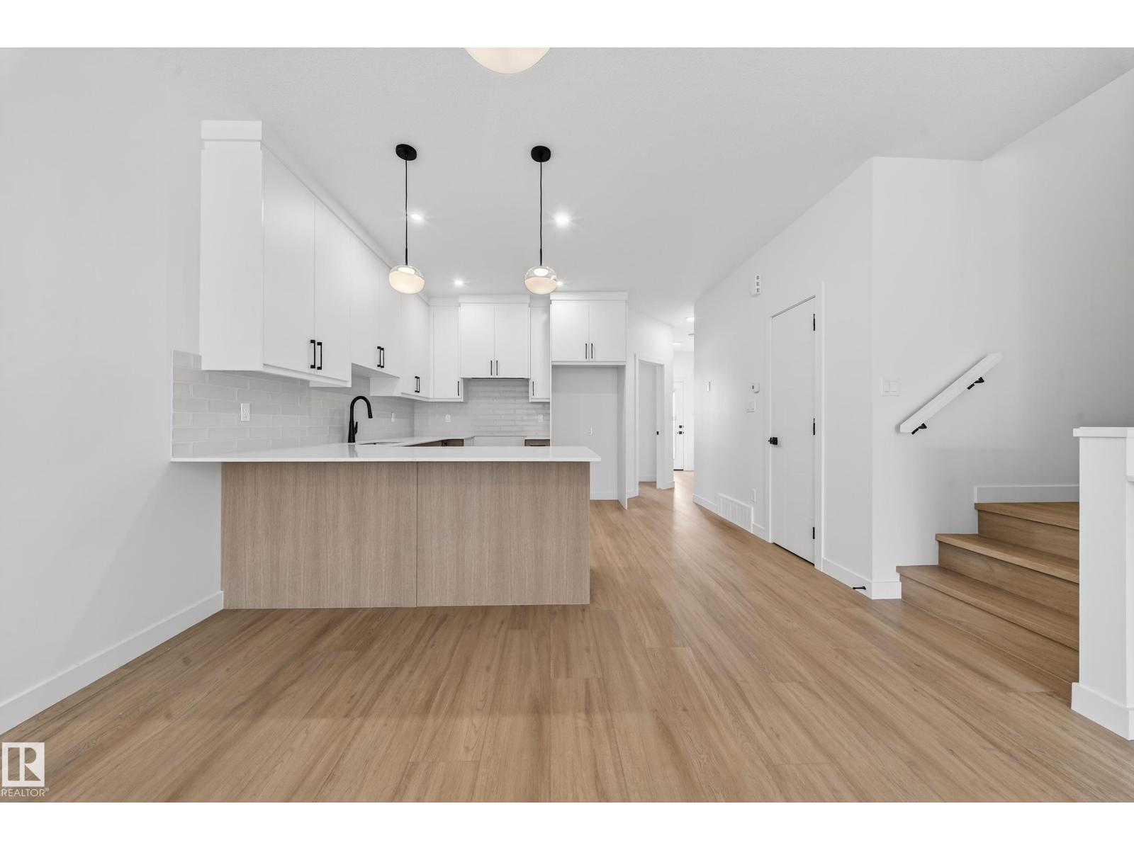 3734 Erlanger Dr Nw, Edmonton, Alberta  T6M 3G5 - Photo 7 - E4478643