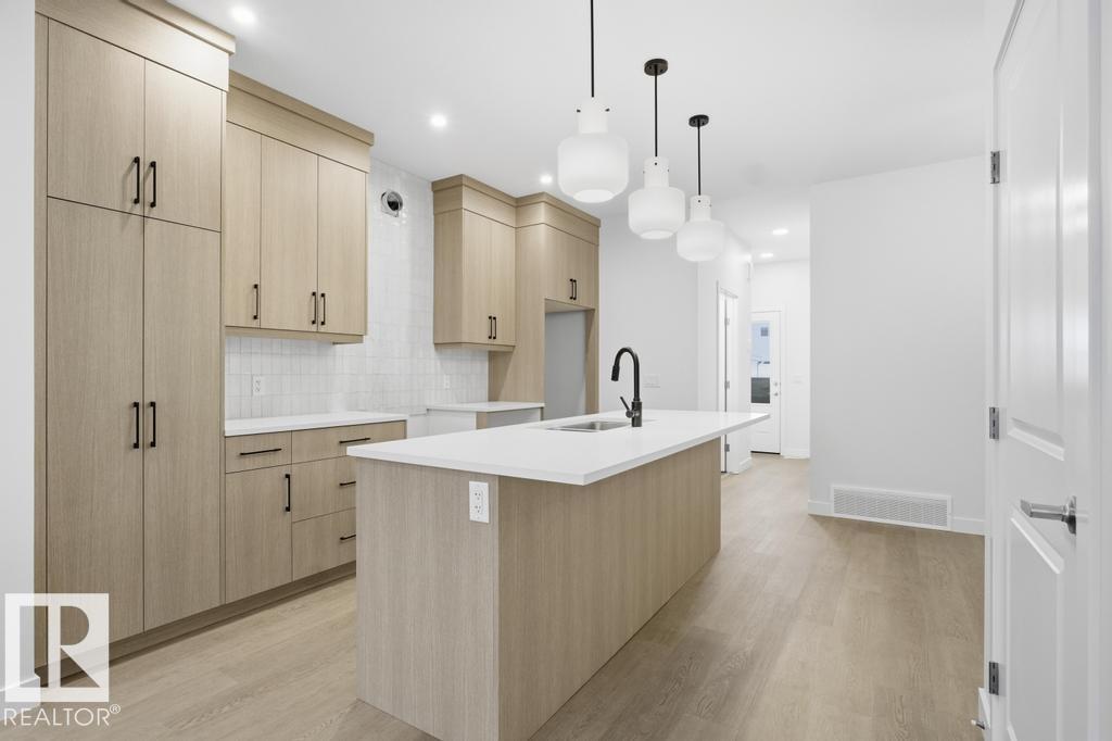 3763 ERLANGER DR NW, edmonton, Alberta