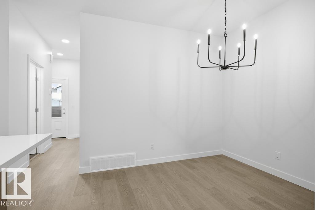 3763 Erlanger Dr Nw, Edmonton, Alberta  T6M 1R9 - Photo 4 - E4478644