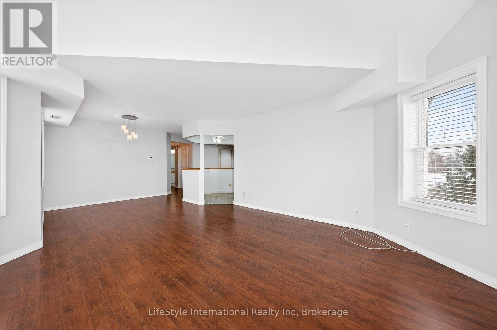 306 - 208 Silvercreek Parkway N, Guelph, Ontario  N1H 8H2 - Photo 4 - X12836484