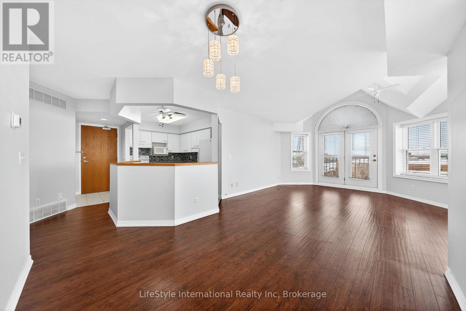 306 - 208 Silvercreek Parkway N, Guelph, Ontario  N1H 8H2 - Photo 5 - X12836484