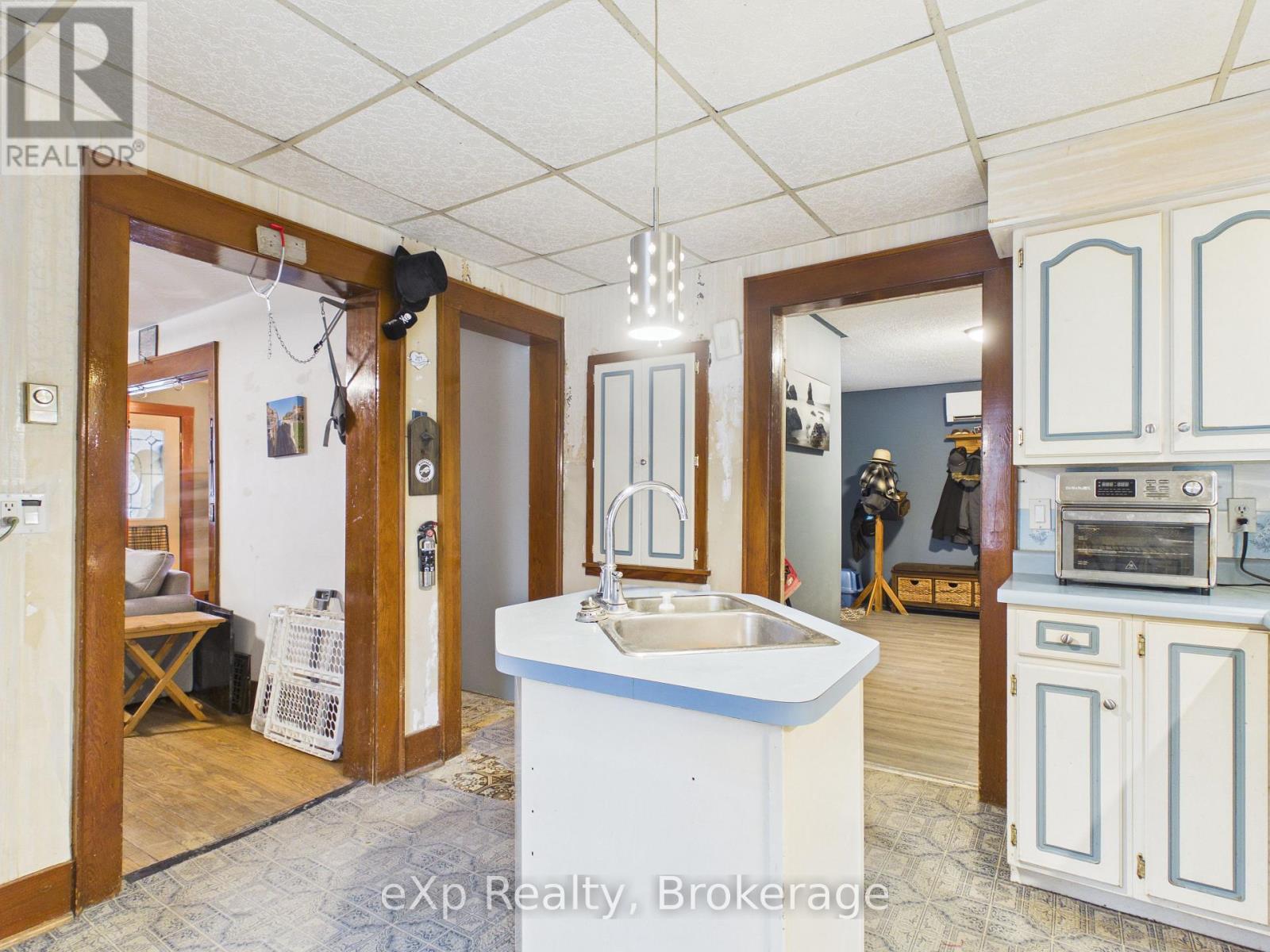 154 6th Avenue Sw, Arran-Elderslie, Ontario  N0G 1L0 - Photo 4 - X12907684