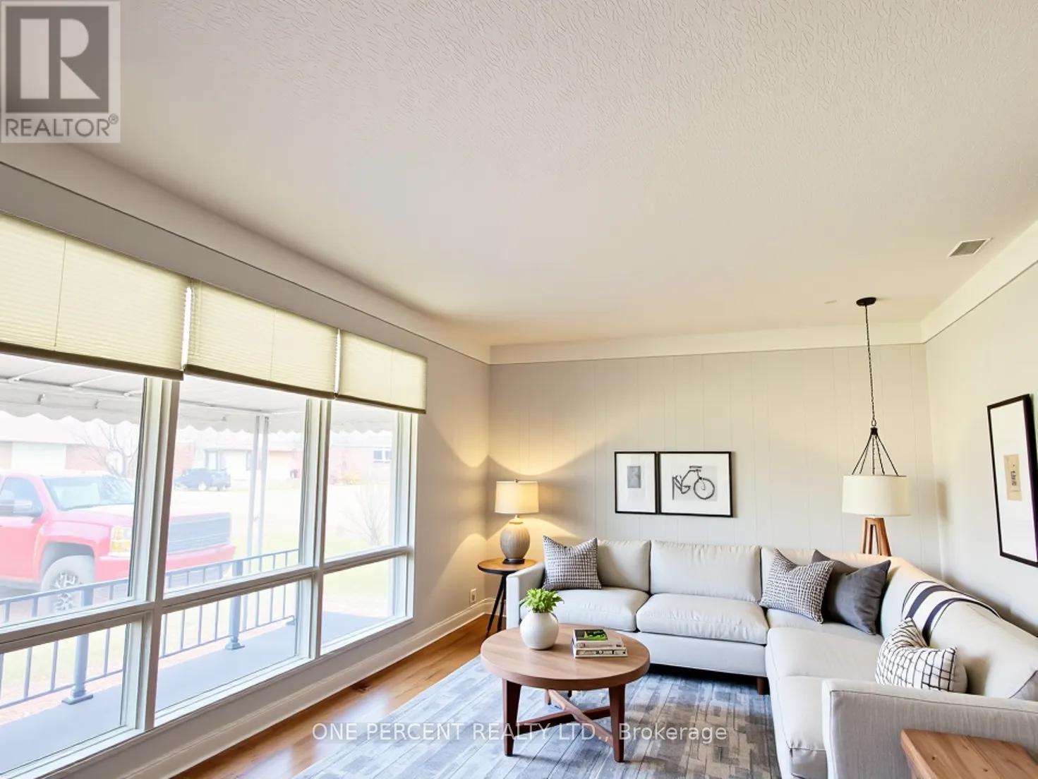 37 Empress Avenue, Welland, Ontario  L3B 1K6 - Photo 4 - X12907694