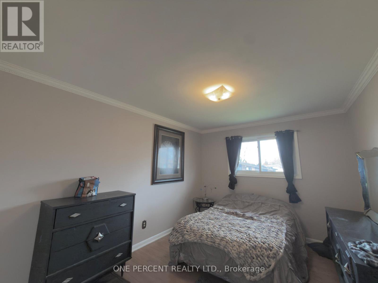 37 Empress Avenue, Welland, Ontario  L3B 1K6 - Photo 7 - X12907694