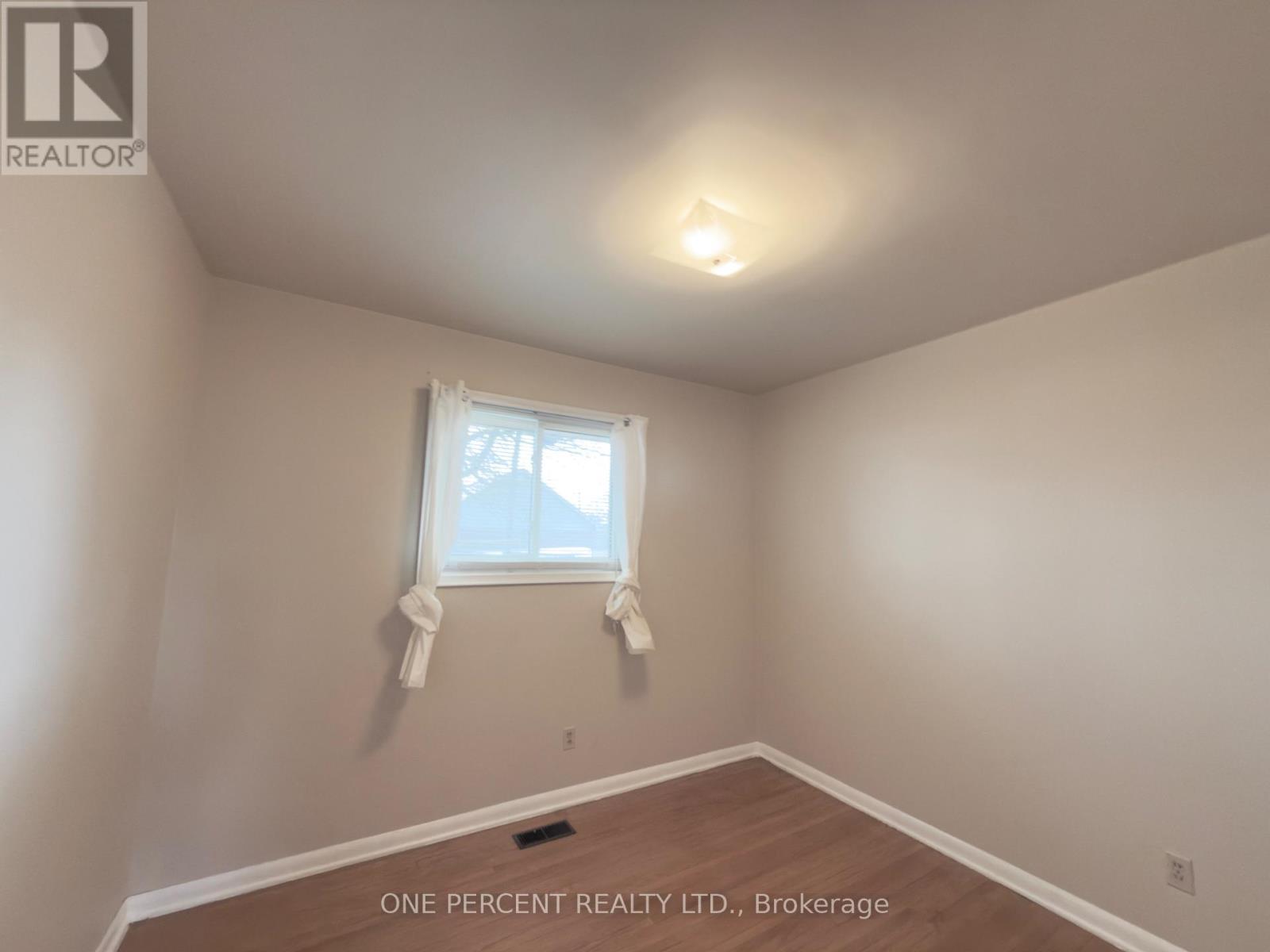 37 Empress Avenue, Welland, Ontario  L3B 1K6 - Photo 9 - X12907694