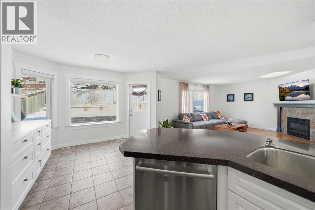 22 Scenic View Close NW, Calgary, Alberta  T3L 1Y5 - Photo 17 - A2293663