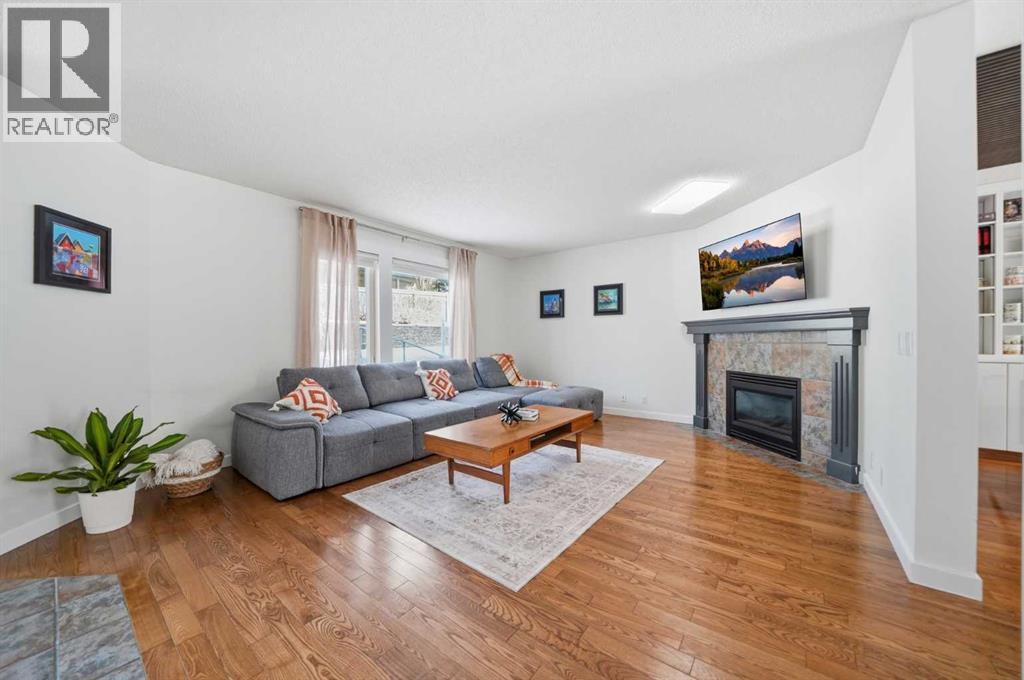 22 Scenic View Close NW, Calgary, Alberta  T3L 1Y5 - Photo 8 - A2293663