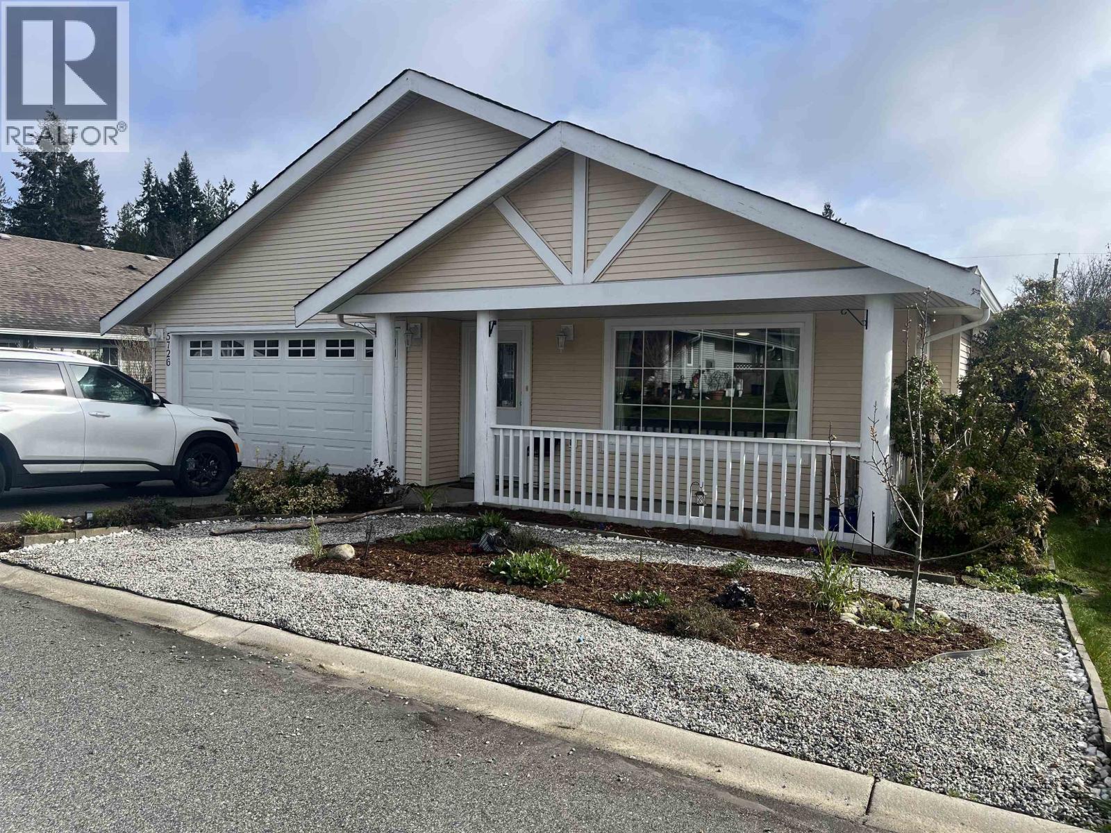 5726 Emily Way, Sechelt, British Columbia  V7Z 0N5 - Photo 1 - R3100926