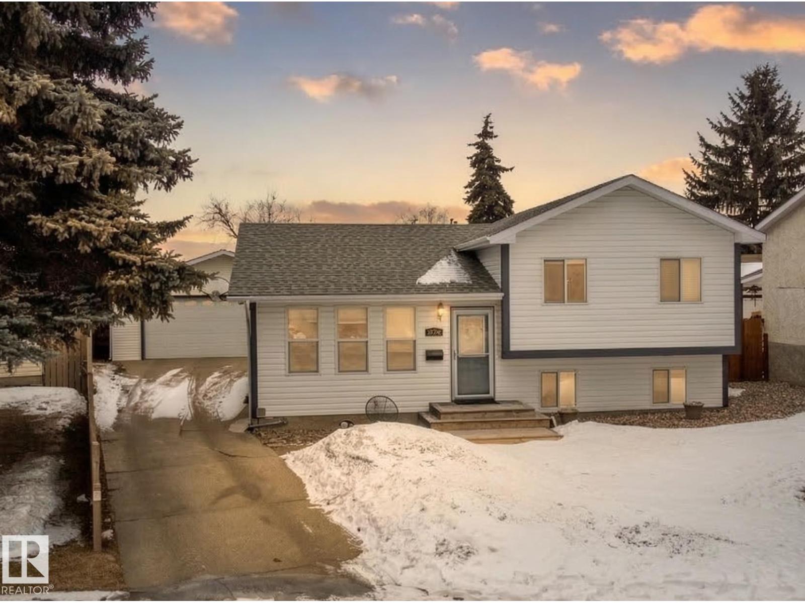 3516 13 Av Nw, Edmonton, Alberta  T6L 3B3 - Photo 1 - E4478299