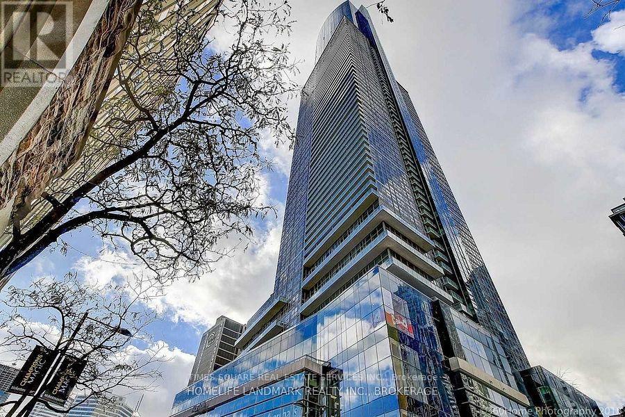 6809 - 388 YONGE STREET, Toronto, Ontario