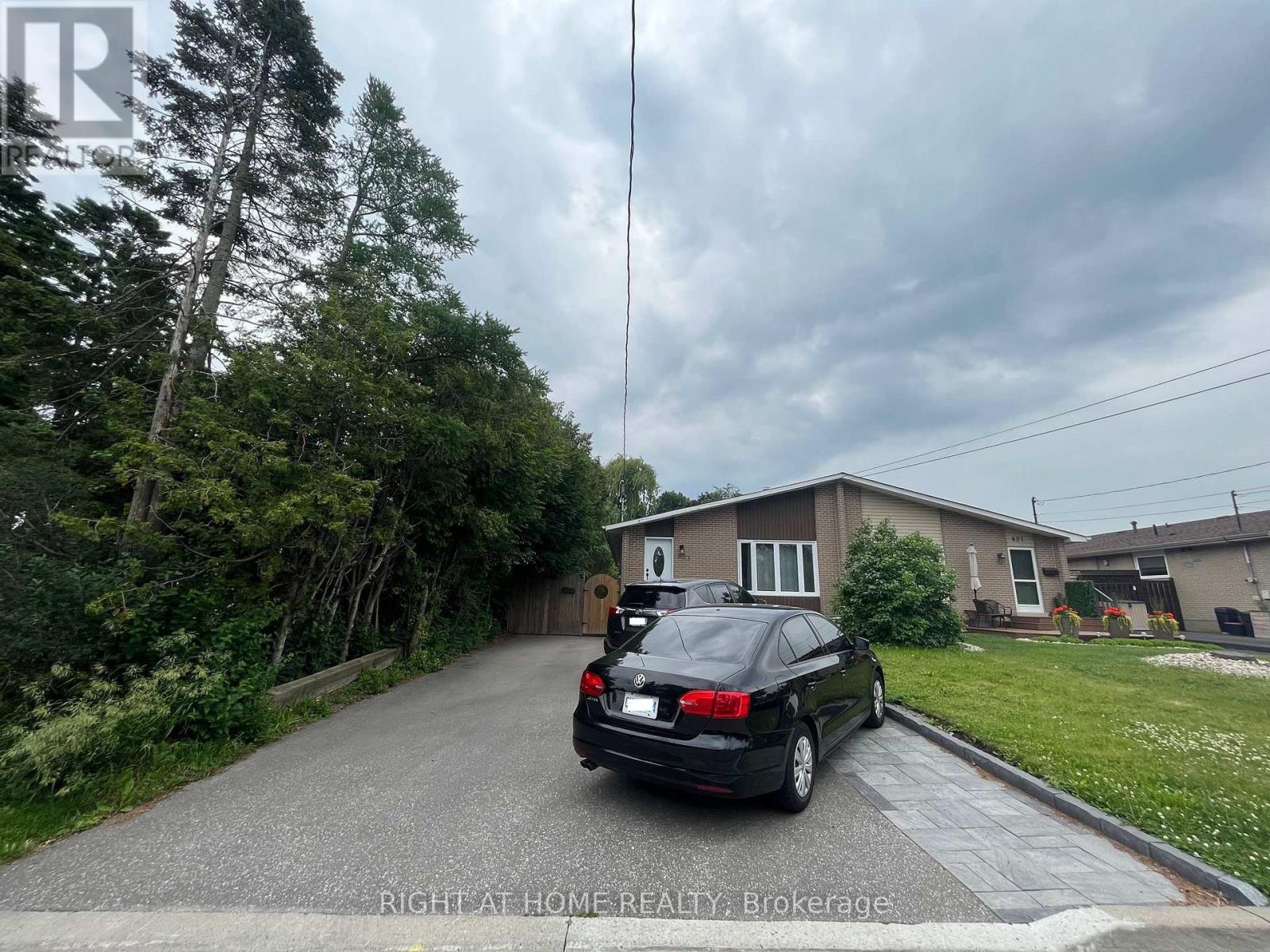 Lower - 823 Sanok Drive, Pickering, Ontario  L1W 2R1 - Photo 2 - E12907712