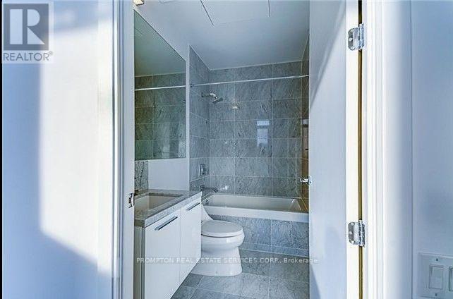 4702 - 42 Charles Street E, Toronto, Ontario  M4Y 0B7 - Photo 13 - C12903122