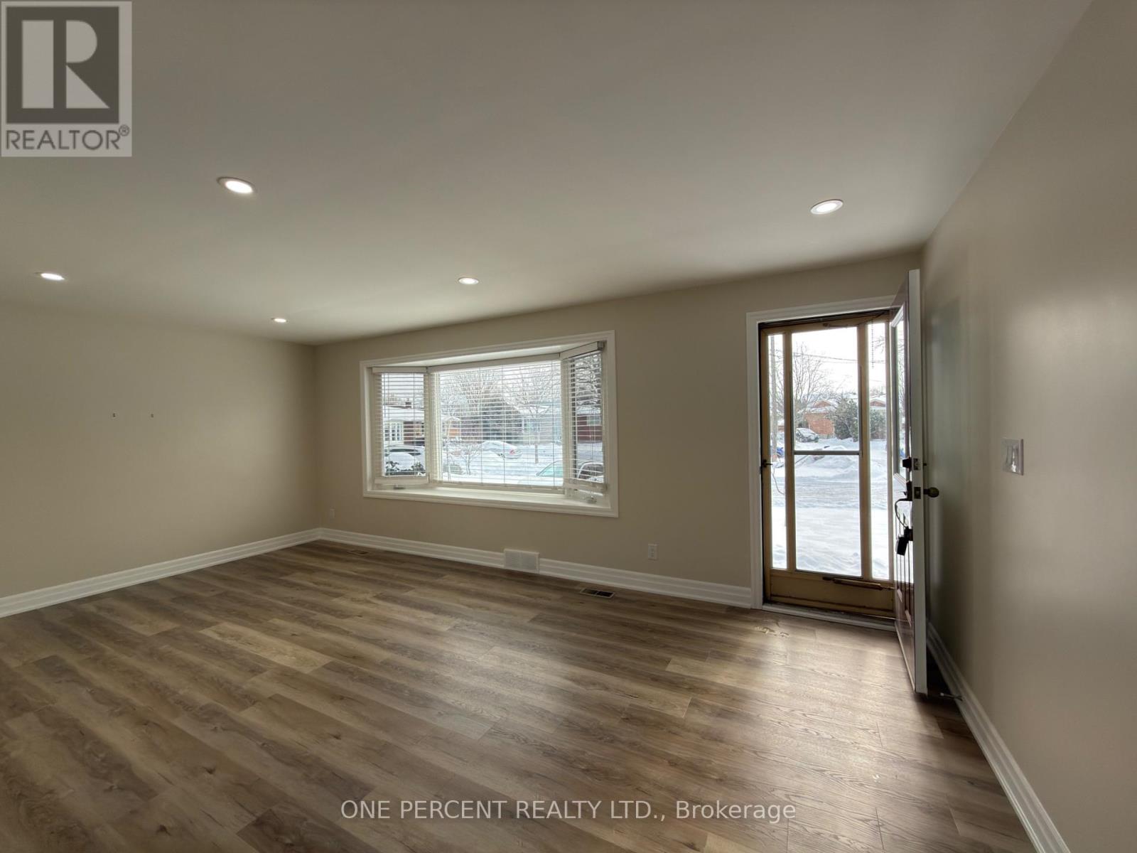 37 Coronation Boulevard, St. Catharines, Ontario  L2S 2V2 - Photo 5 - X12771024