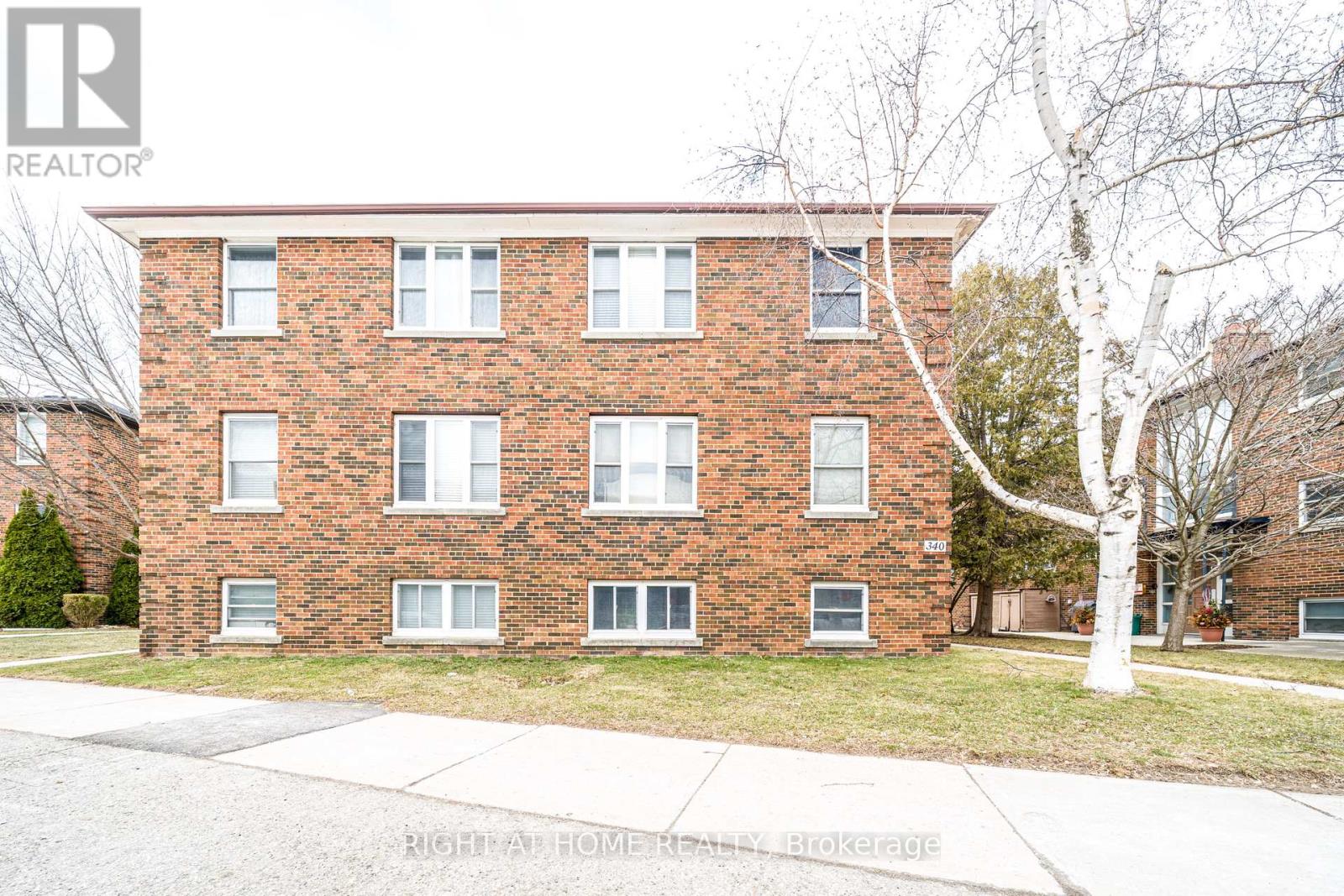 4 - 340 Lakeshore Road W, Mississauga, Ontario  L5H 1H1 - Photo 15 - W12907720