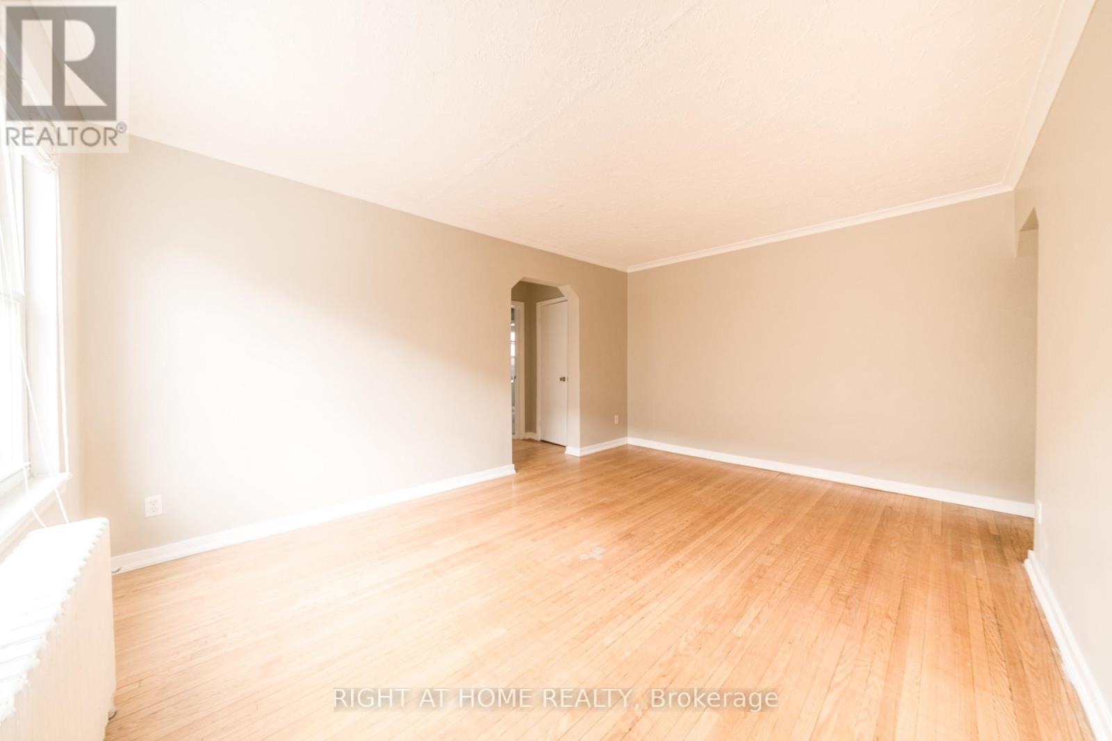 4 - 340 Lakeshore Road W, Mississauga, Ontario  L5H 1H1 - Photo 3 - W12907720